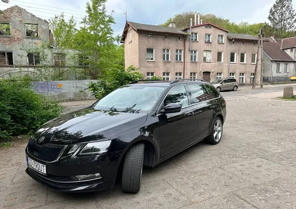 skoda octavia Skoda Octavia cena 75900 przebieg: 96000, rok produkcji 2019 z Gdańsk